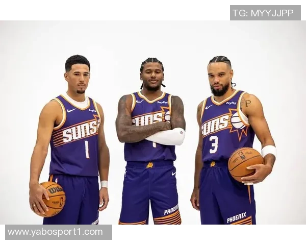 杰伦格林展现魅力穿搭太阳城市版球衣尽显时尚风采 杰伦格林展现魅力穿搭太阳城市版球衣尽显时尚风采