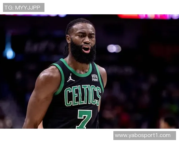 杰伦布朗主动请缨防守小卡背后的勇气与决心解析 杰伦布朗主动请缨防守小卡背后的勇气与决心解析