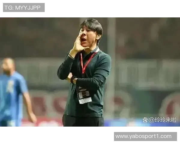 蔚山后卫揭露前主帅申台龙扇耳光事件引发热议球员不听指挥成焦点 蔚山后卫揭露前主帅申台龙扇耳光事件引发热议球员不听指挥成焦点